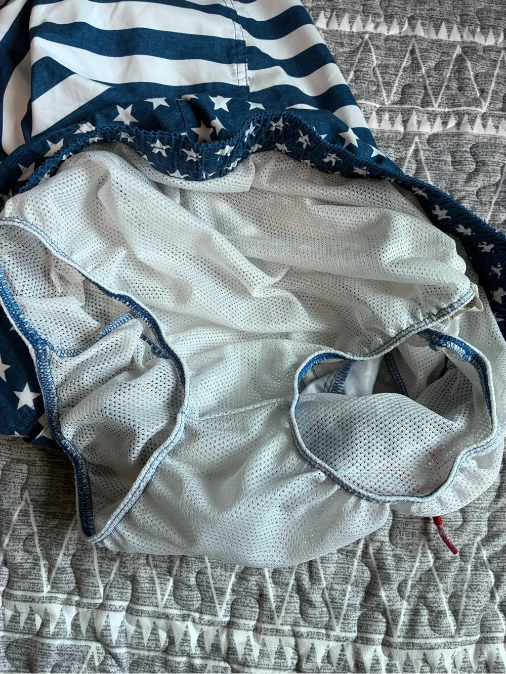 Men's OLD NAVY Blue & White Stars &  Stripes Swim Trunks w/ Red Drawstring Sz L